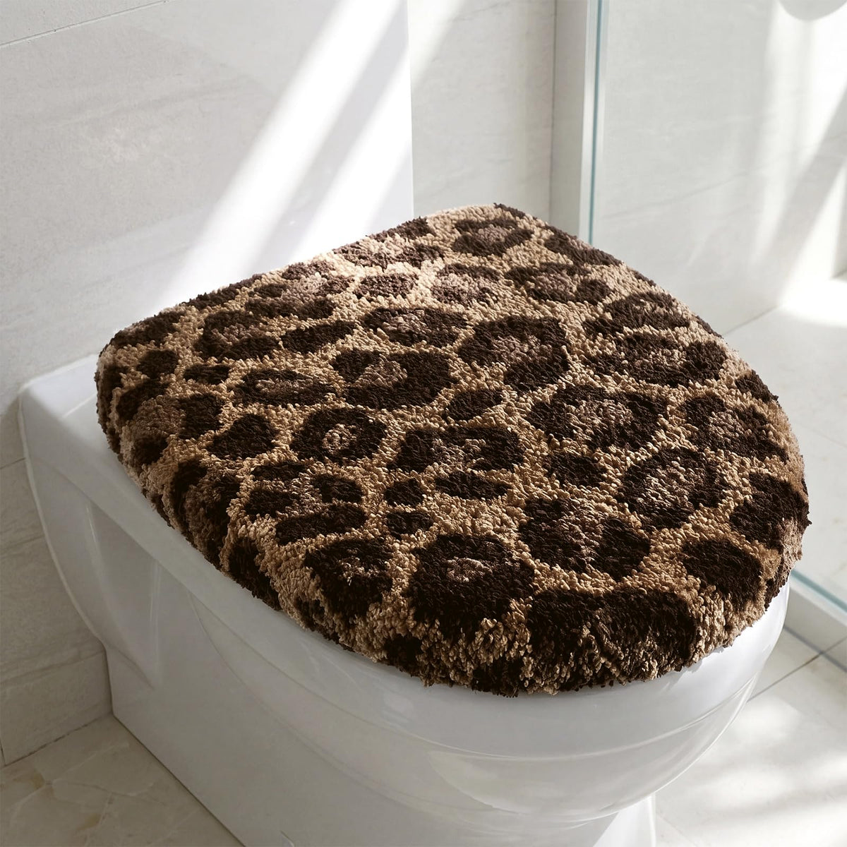 Fanfanwin Toilet Lid Cover Soft Microfiber Plush Tufted, Brown, Cheetah